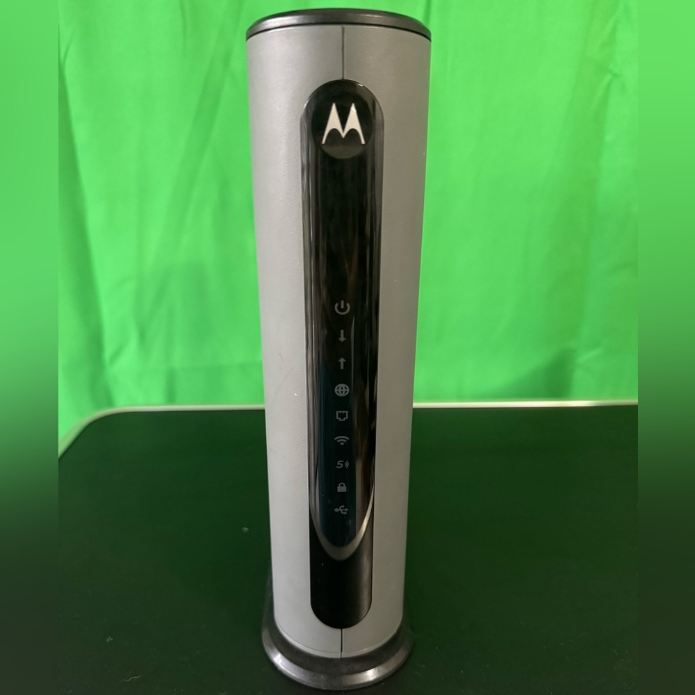 SOLD: Motorola MG8702 Cable Modem + Wi-Fi Router (High Speed Combo)